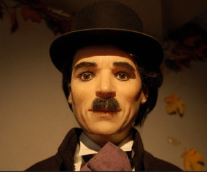 Charlie Chaplin: A Biography of Charlie Chaplin!