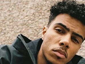 British Rapper, Singer, Songwriter, Dancer, and Record Producer AJ Tracey Biography, Family, Net worth and More.